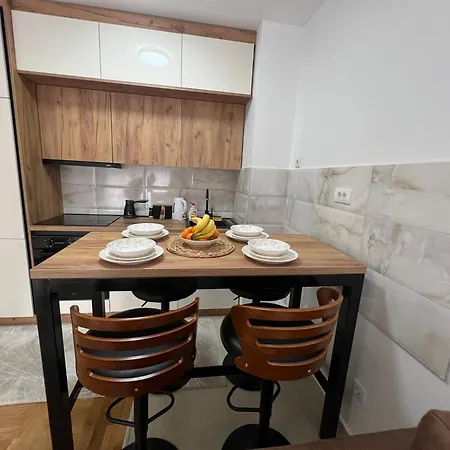 Apartman Mina *
